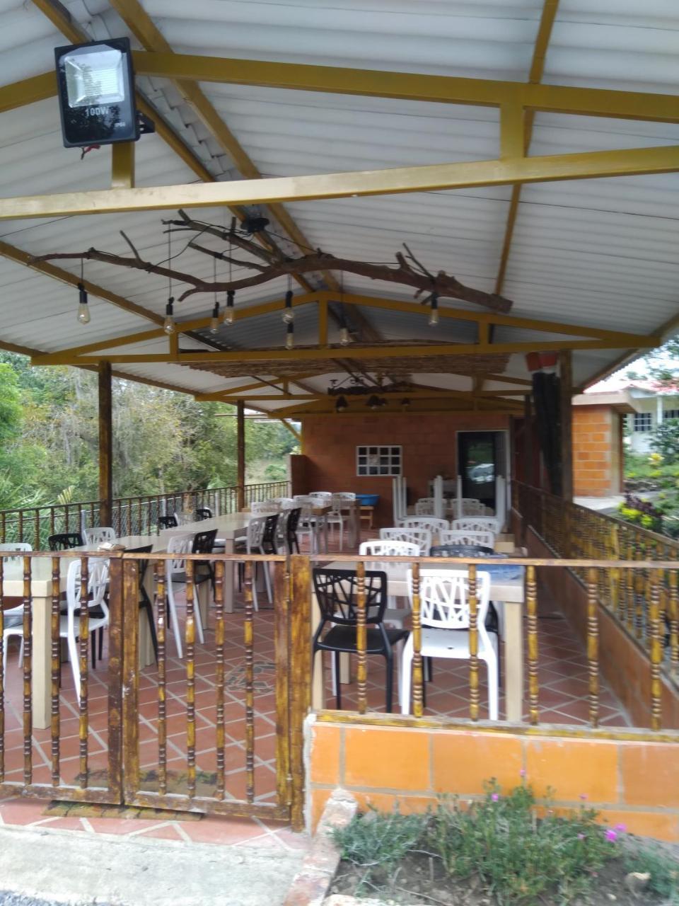 Hostal Fisterra Моникира Екстериор снимка
