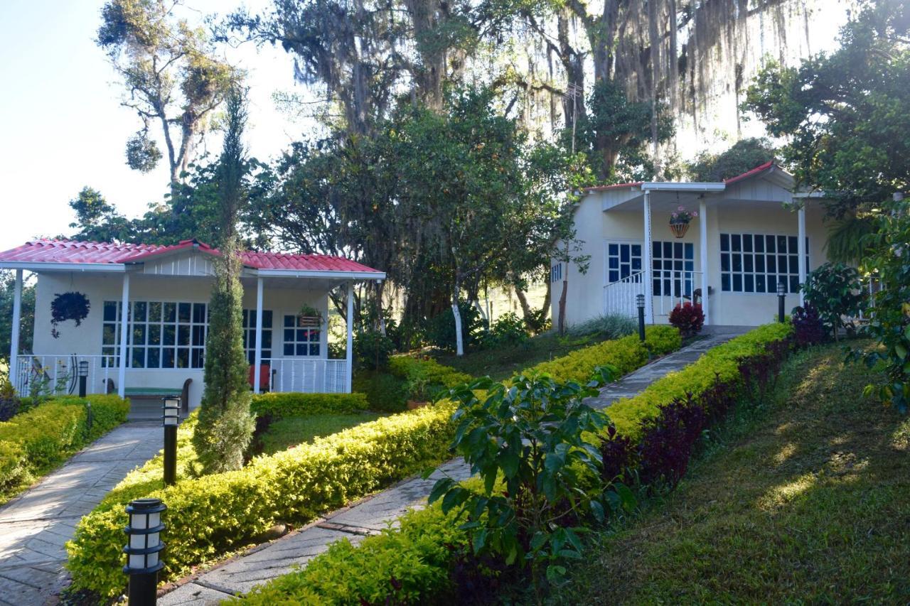 Hostal Fisterra Моникира Екстериор снимка